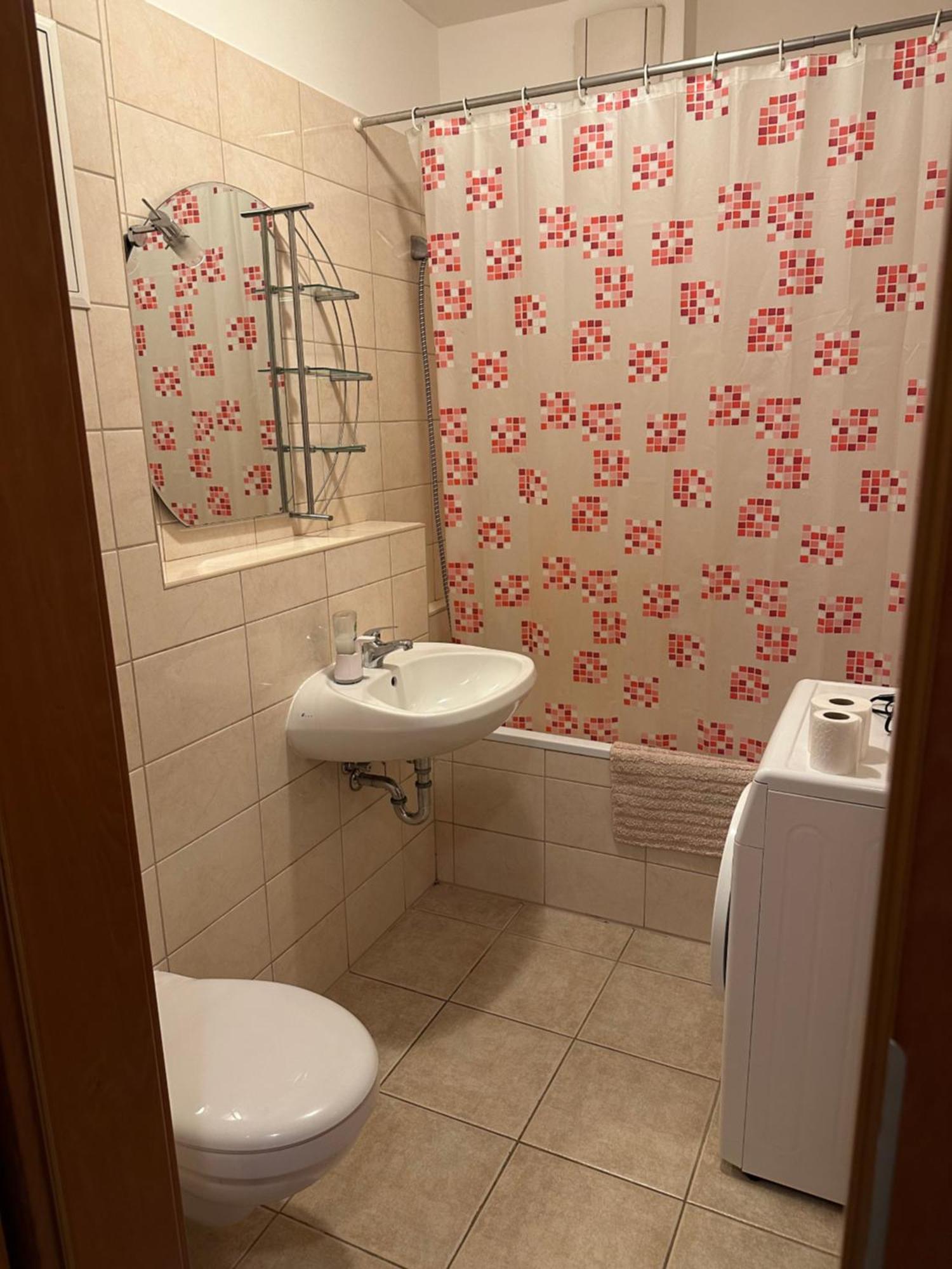 Appartement With Garage, Free Parking *